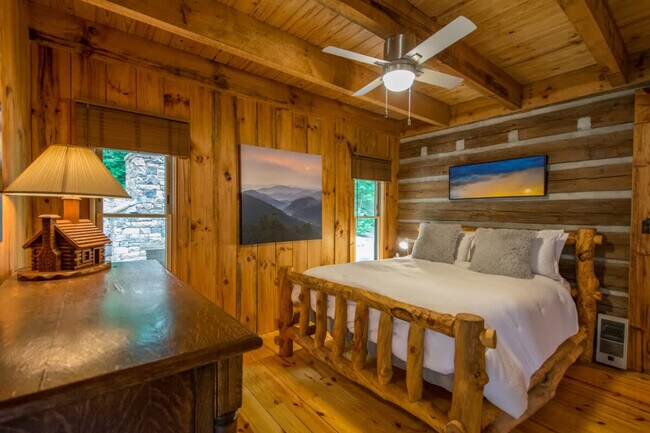 Foto del edificio - 615 Polly Mountain Rd