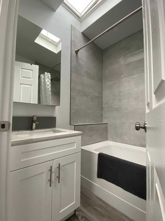 Foto del edificio - 6805 Del Monte Ave