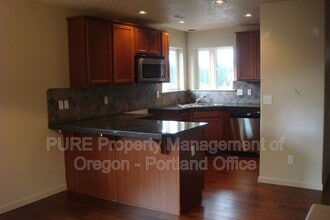 Building Photo - 18624 Van Fleet Ave