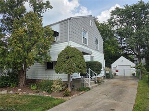 Building Photo - 1501 E 248th St