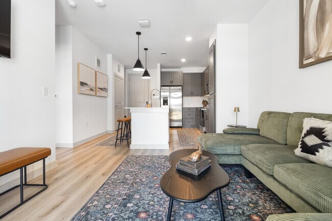 Foto del edificio - 1301 Leah Ave
