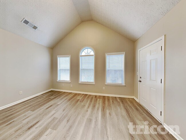 Building Photo - 5315 Yellow Pine Dr