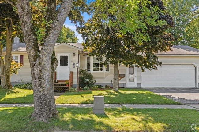 Building Photo - 105 Gazo Ave