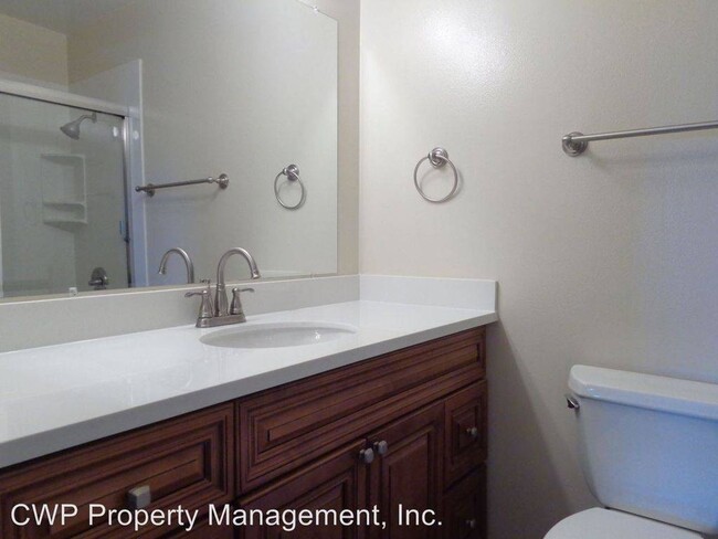 Building Photo - $2,290 /2 BR - 920 S.F. GORGEOUS UPSTAIRS ...