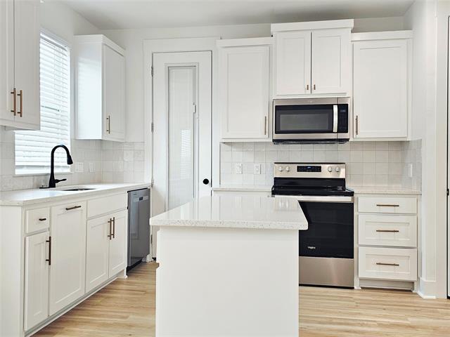Building Photo - 206 S Village Way