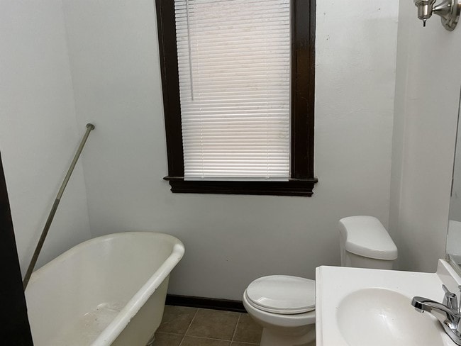 Building Photo - 4114 W Euclid St