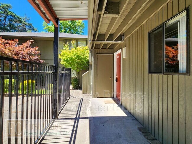 Building Photo - 4792 SW Murray Blvd