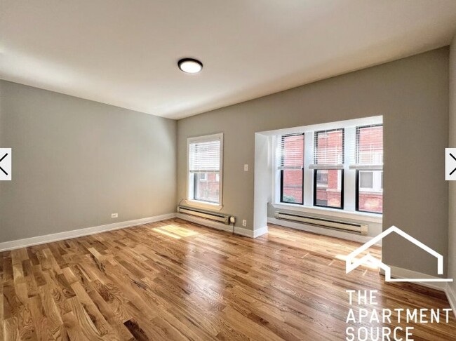 Building Photo - 4419 N Wolcott Ave