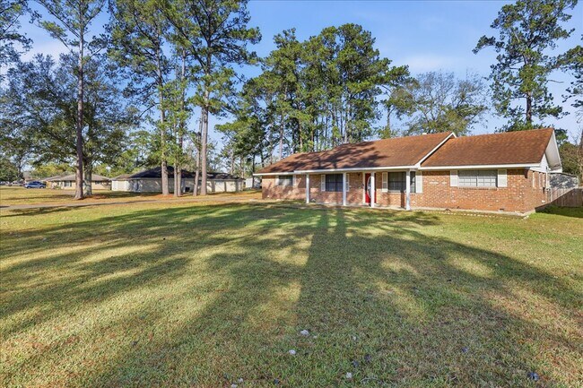 Building Photo - 7640 Laurie Ln