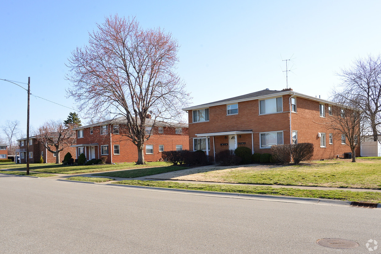 Foto principal - 4740-4760 Holiday Dr