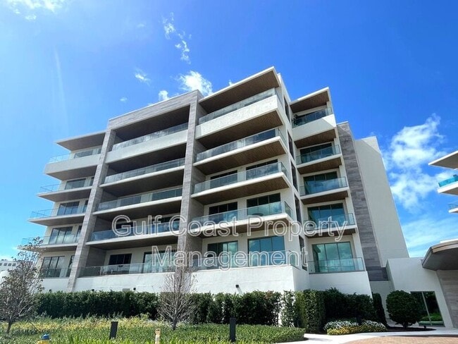 Building Photo - 1581 Gulf of Mexico Dr