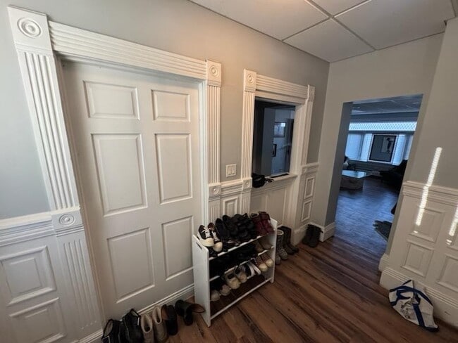 Building Photo - London Flats