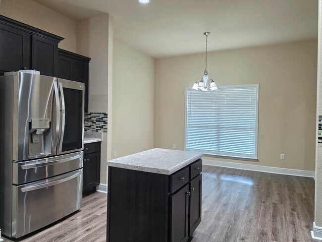 Foto del edificio - Foley 4/2 in Woodmont Subdivision available now