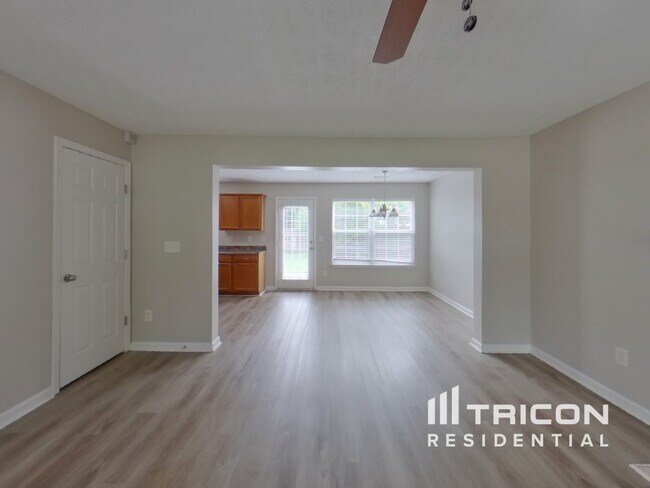 Building Photo - 4028 Deer Run Trce
