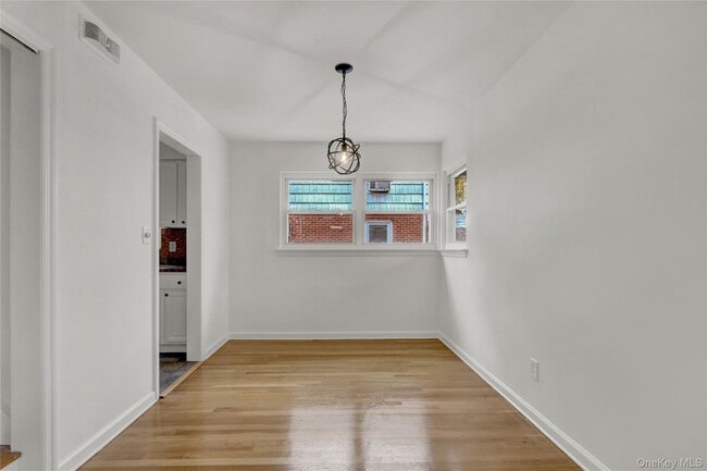 Foto del edificio - 330 Harvard Rd