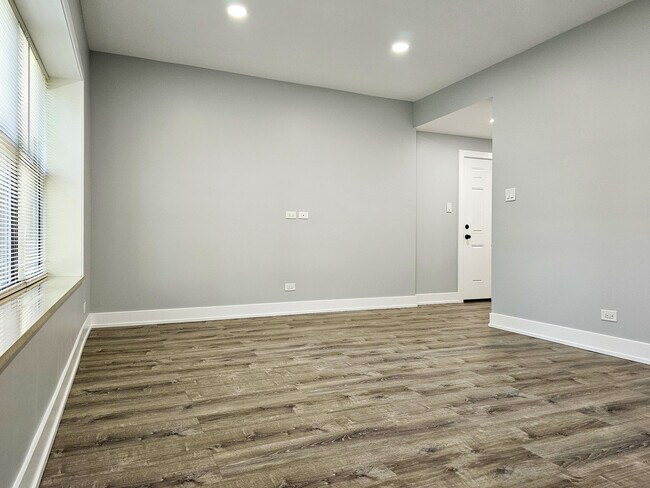 Foto del edificio - 3208 W Belle Plaine Ave
