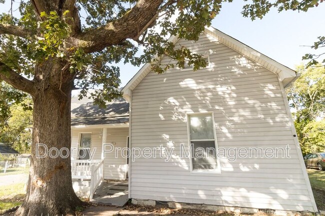 Building Photo - 2901 E 47th St