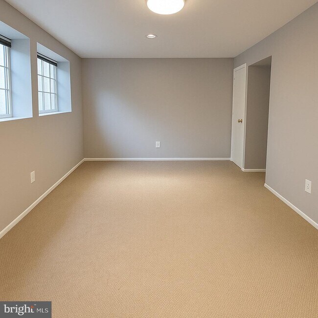 Foto del edificio - 5314 Larochelle Dr