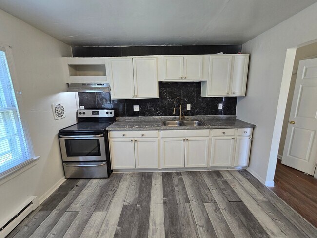 Foto del edificio - 2423 Whitcomb St