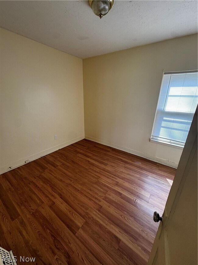 Foto del edificio - 860 Biruta St