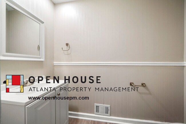 Foto del edificio - 1285 Laurel Cliff Dr SE, Smyrna