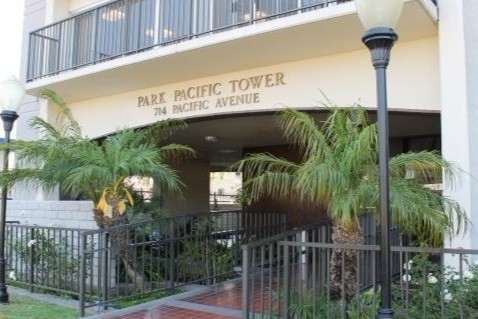 Entrada exterior - Park Pacific Tower Senior Housing