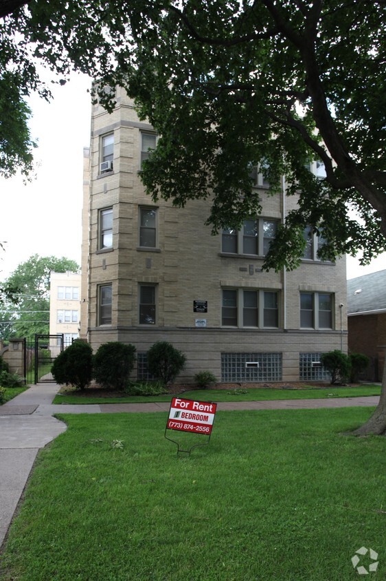 Building Photo - 6820 S Michigan Ave