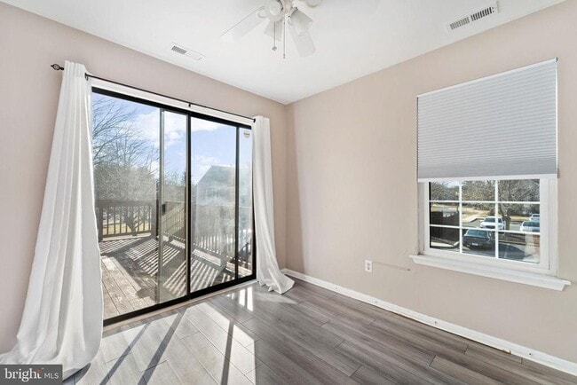 Foto del edificio - 19 Canterbury Ct