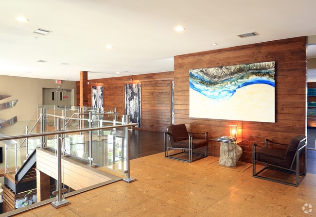 Loft Lounge / Business Center - Sola Galleria