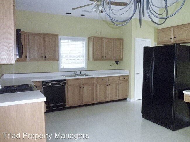 Building Photo - 3 br, 2.5 bath House - 41 Park Village Lane