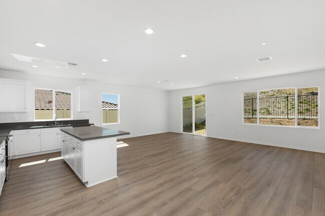 Foto del edificio - 28307 Patches Dr