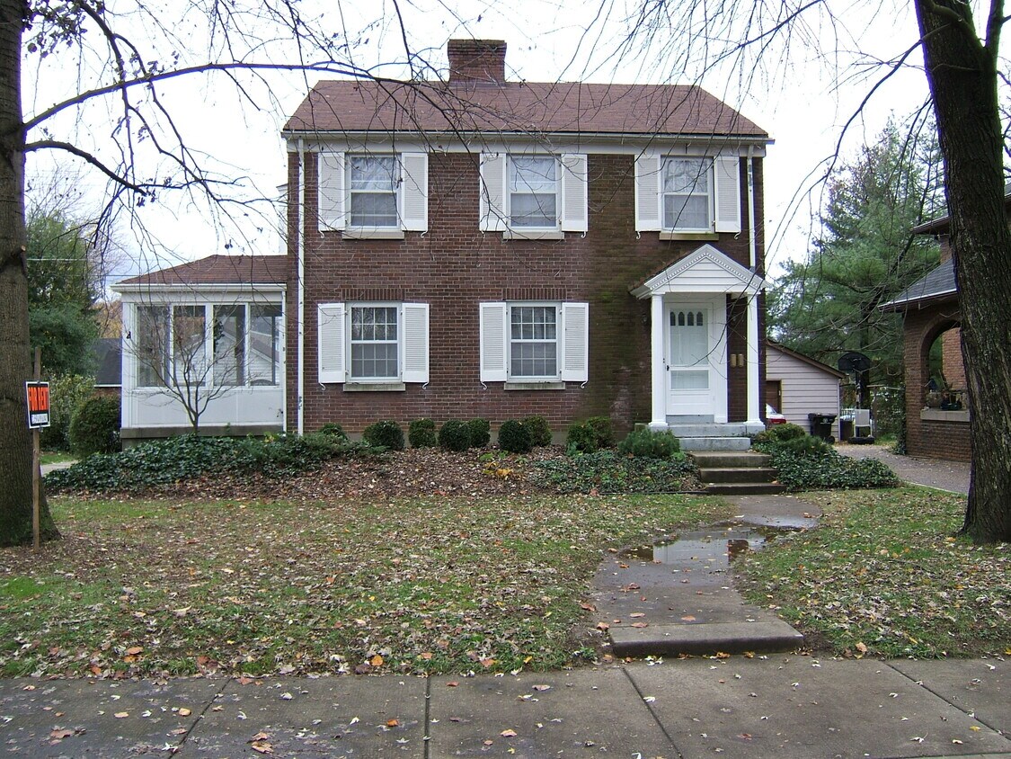 910 Rosemary Dr Unit 2, Louisville, KY 40213 Room for Rent in