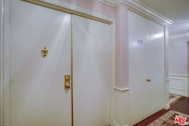 Foto del edificio - 435 N Oakhurst Dr