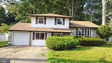 Building Photo - 574 Remsen Rd