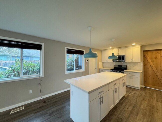 Building Photo - Great House for Rent