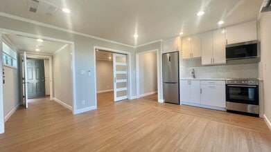 Building Photo - 800 Hillside Ave
