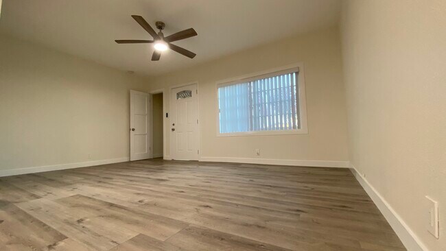 Foto del edificio - 1542 marine ave