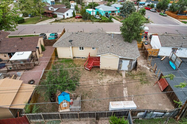 Foto del edificio - 1312 Maxwell St, Colorado Springs, CO 8090...