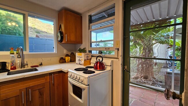 Foto del edificio - 441 Kuliouou Rd