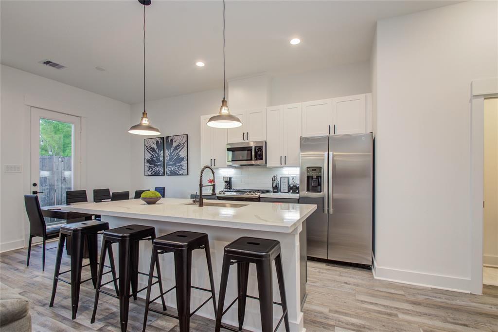 Foto principal - 1052 Mansfield St
