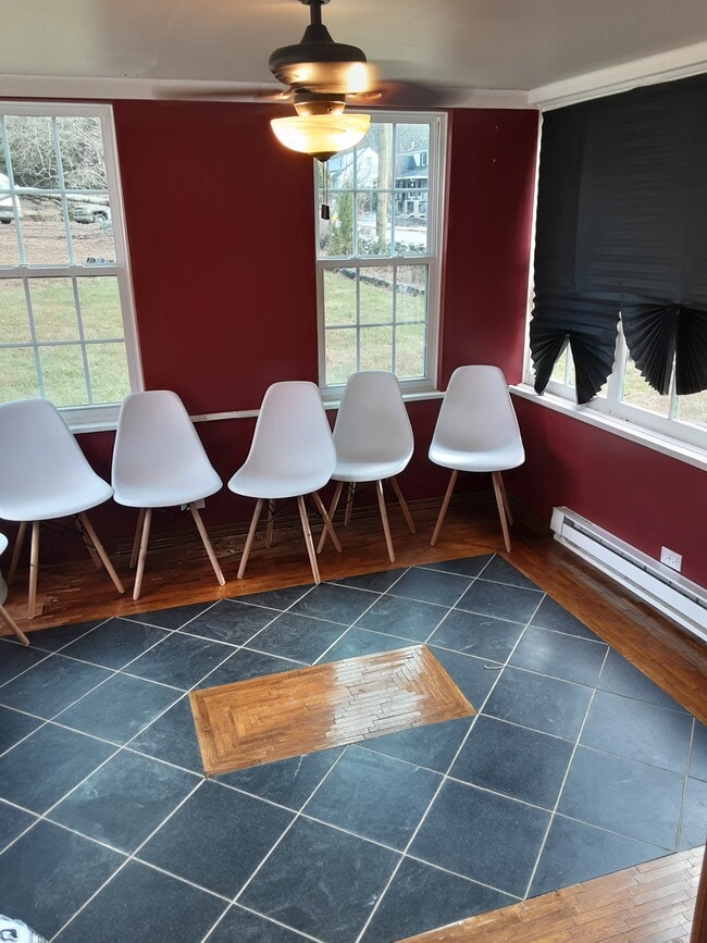 Foto del edificio - 8 Hillside Ave