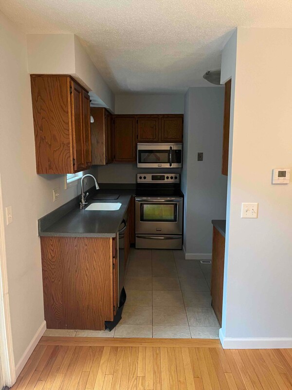 Building Photo - 240 Austin Ryer Ln