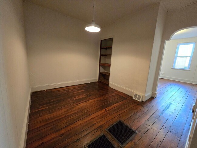 Foto del edificio - Large 2 bed 2 bath townhouse with huge pri...