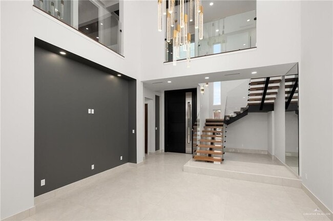 Building Photo - 21 S 42nd St