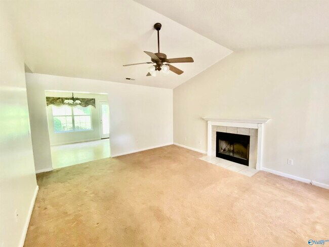 Building Photo - 225 Old Country Ct