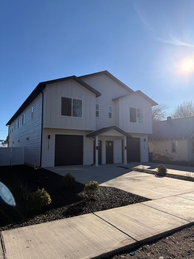 Foto del edificio - New Construction!