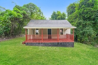 Building Photo - 2020 Row St