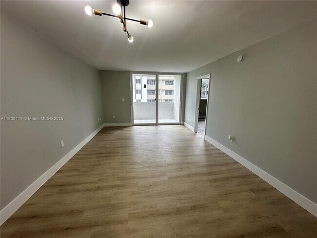 Foto del edificio - 10090 NW 80th Ct