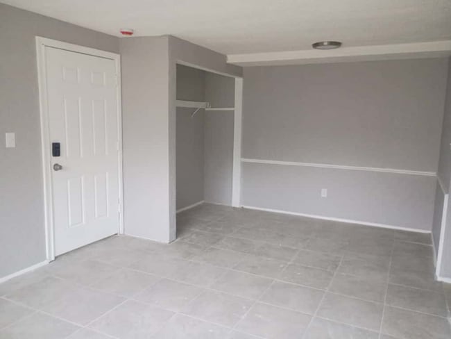 Building Photo - 13420 Euclid Ave