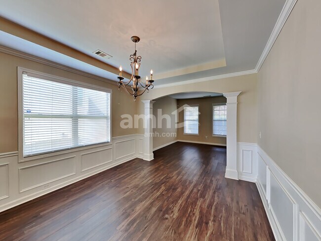 Foto del edificio - 850 Stonehaven Rd SW